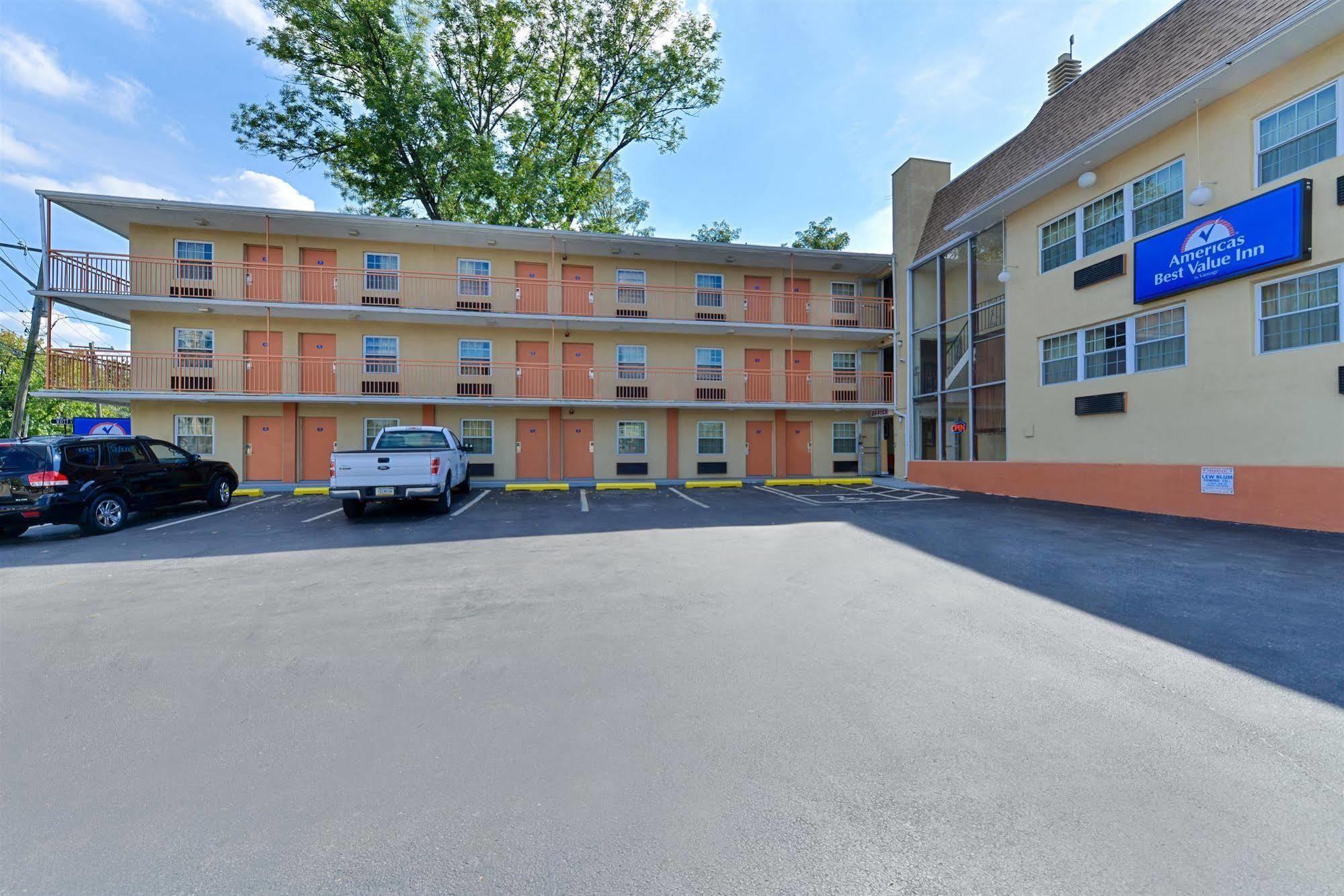 Media Inn & Suites Exteriér fotografie