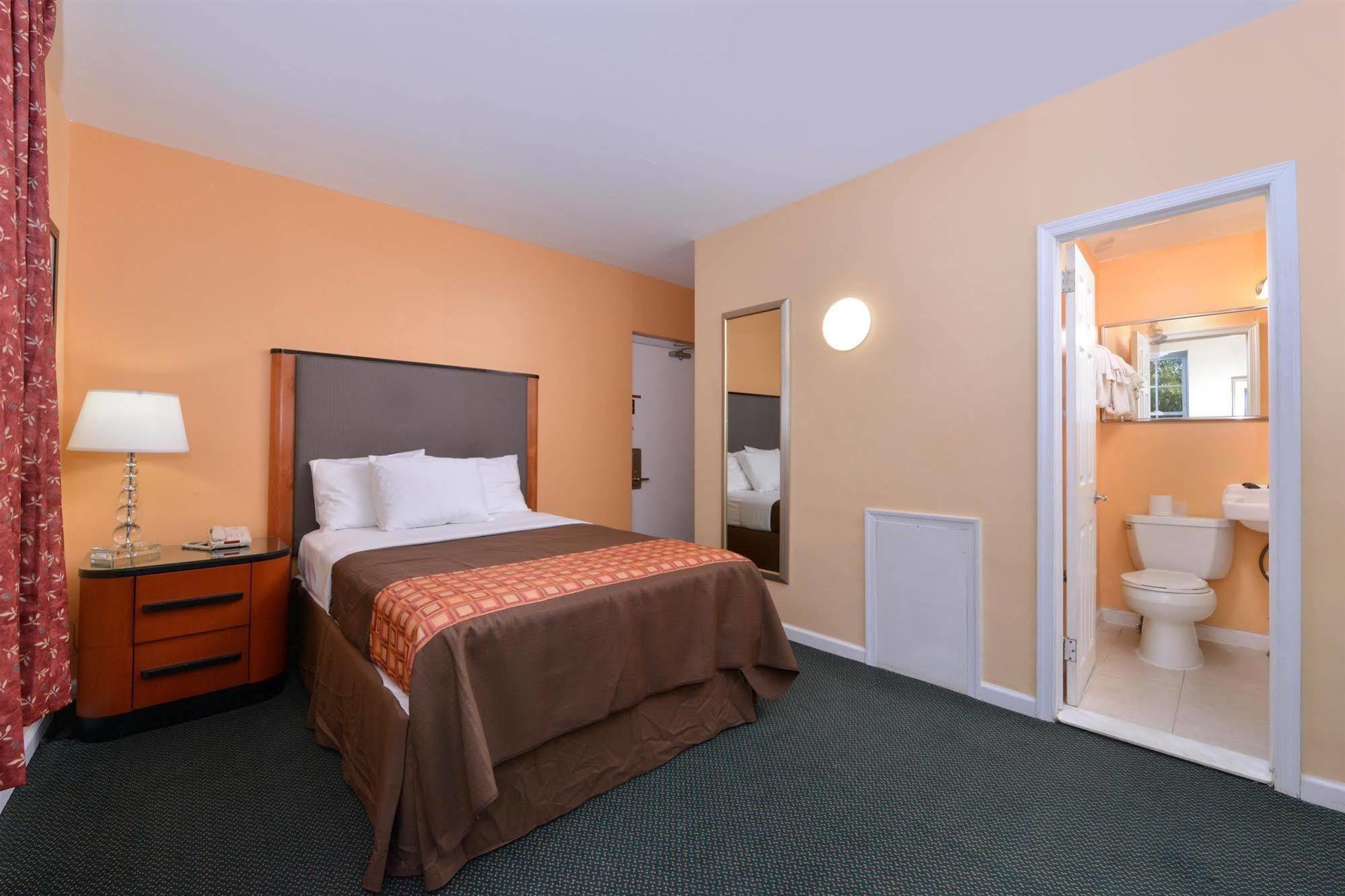 Media Inn & Suites Exteriér fotografie